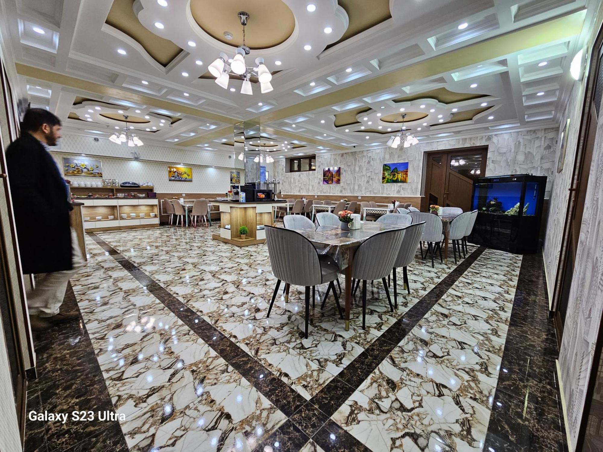 Hotel Sharq Dușanbe Exterior foto