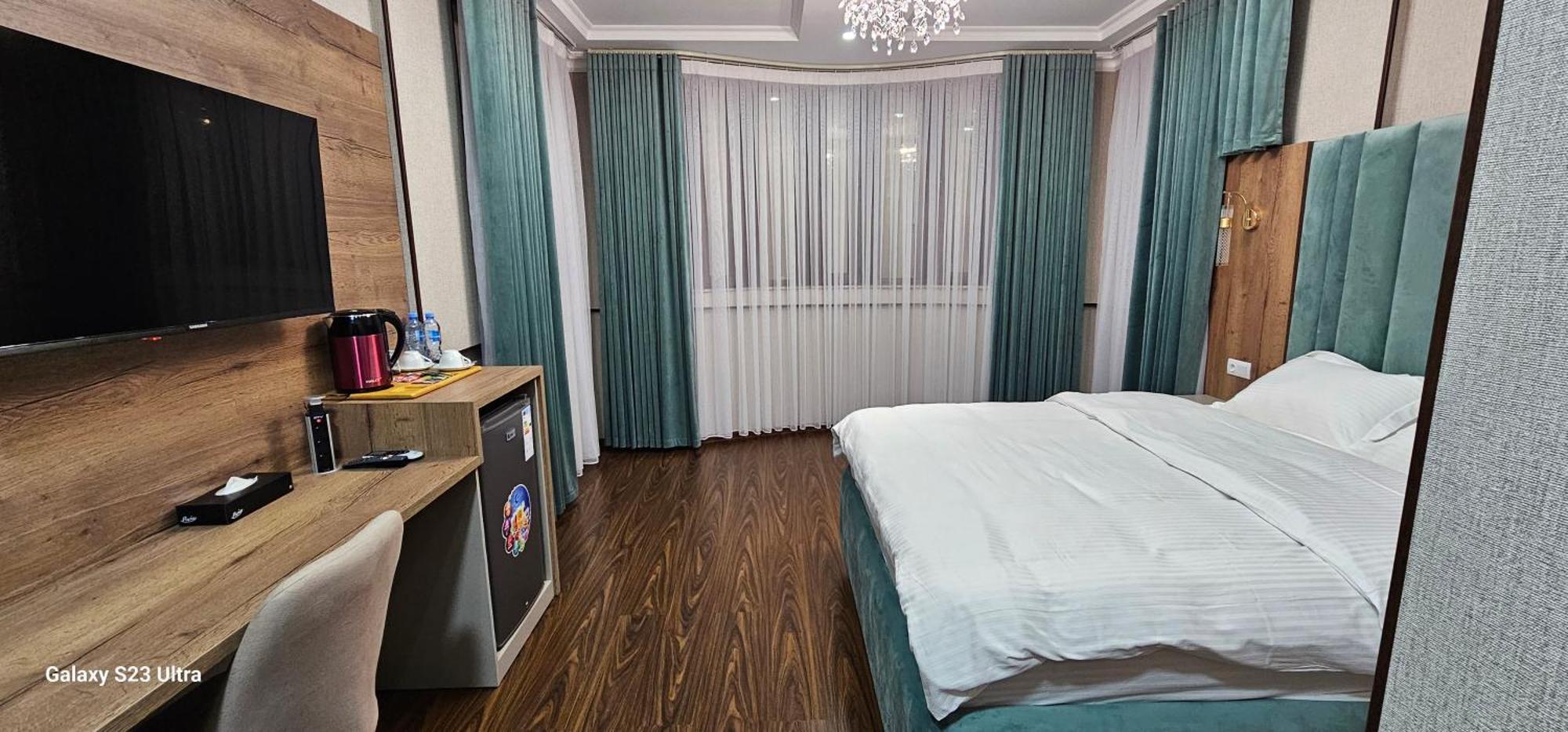 Hotel Sharq Dușanbe Exterior foto
